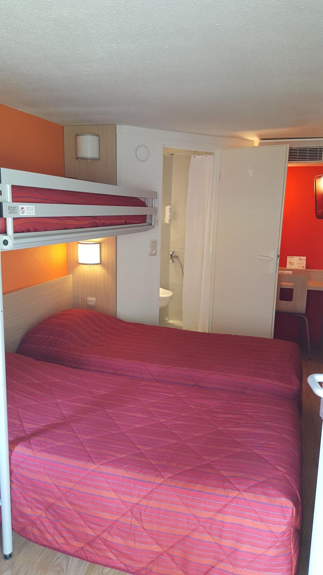 Premiere Classe Lyon Est Aeroport Saint Exupery Екстериор снимка