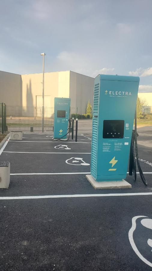 Premiere Classe Lyon Est Aeroport Saint Exupery Екстериор снимка