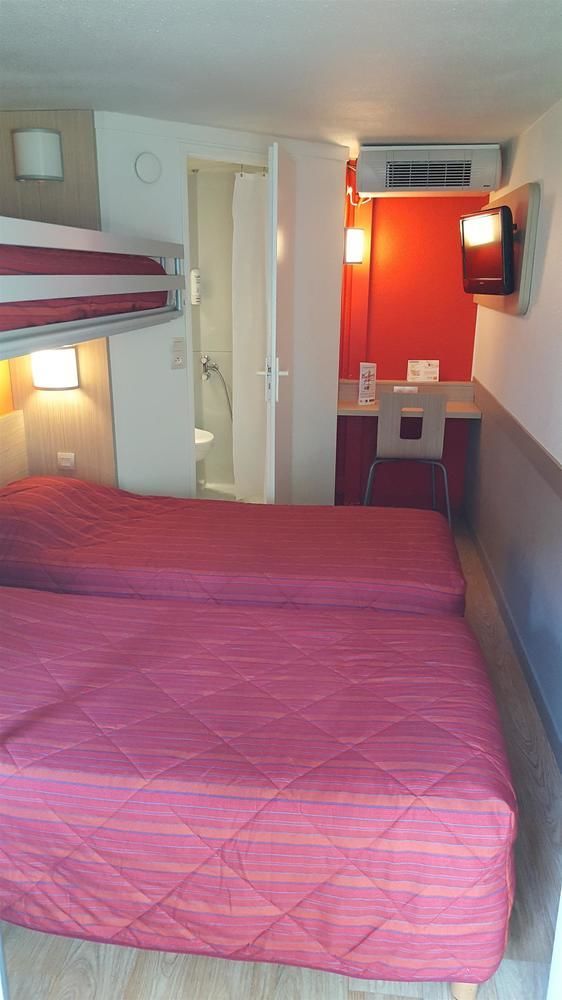 Premiere Classe Lyon Est Aeroport Saint Exupery Екстериор снимка