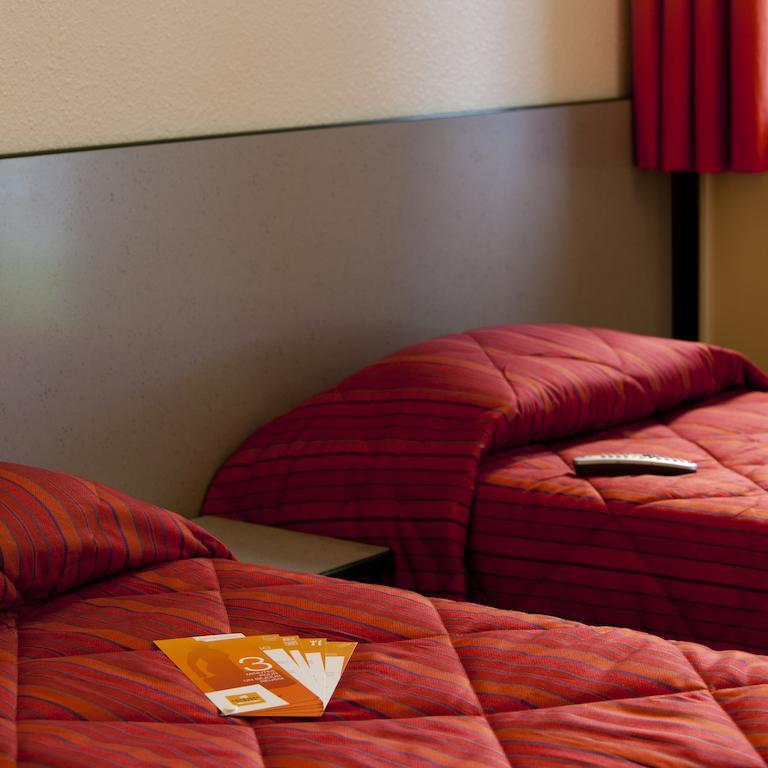 Premiere Classe Lyon Est Aeroport Saint Exupery Екстериор снимка