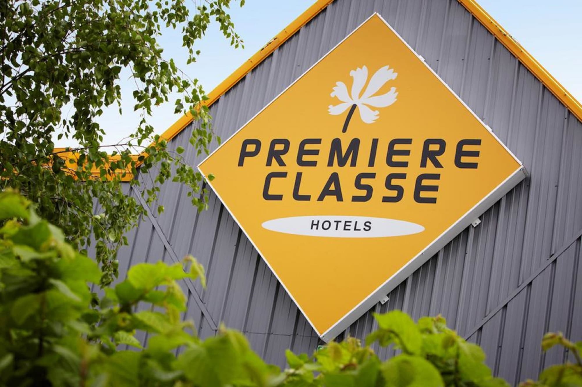 Premiere Classe Lyon Est Aeroport Saint Exupery Екстериор снимка
